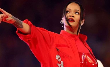 Ünlü şarkıcı Rihanna'nın ikinci bebeğinin ismi belli oldu!