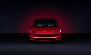 Makyajlı 2024 Tesla Model 3 piyasaya sürüldü, fiyatları değişmedi