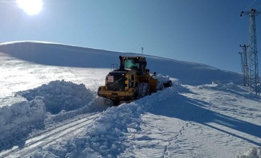 Van'da 86 yerleşim yerinin yolu kardan kapandı