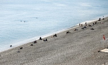 Antalya'da bahar havası yaşanıyor: Denizin sıcaklığı havayı geçti