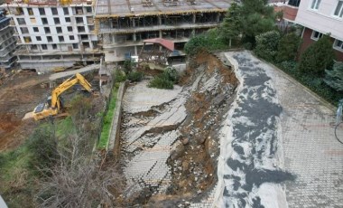 Üsküdar'da istinat duvarı çöktü! Bina boşaltıldı