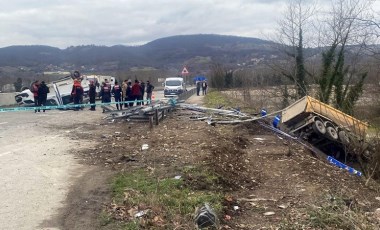 Zonguldak'ta feci kaza... Kamyon araca çarptı: 1 ölü, 2 yaralı