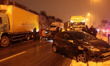 Kayseri’de 8 araçlı zincirleme trafik kazası: 1’i ağır 5 yaralı