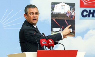 Son dakika... CHP lideri Özgür Özel'den iktidara sert tepki: 'Güvenlik toplantısı Saray'da, acılar çadırda!'