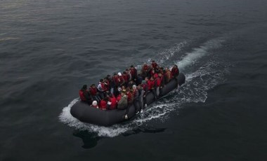 Manş Denizi'nde mülteci teknesi alabora oldu: 4 ölü