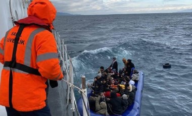 Yunanistan'ın geri ittiği onlarca göçmen kurtarıldı!