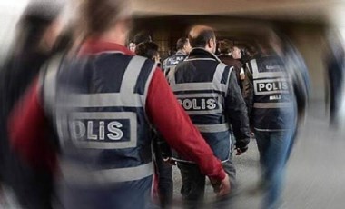 Kendilerini 'polis' olarak tanıtıp, milyonluk vurgun yaptılar!