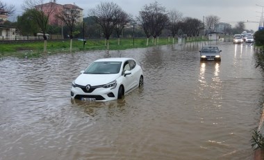 Aydın'ı sağanak vurdu: Yollar göle döndü!