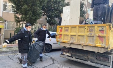 Kötü koku harekete geçirdi: 30 torba çöp çıkarıldı