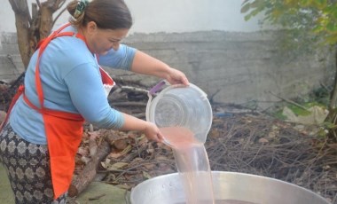 Bilecik'te hasat bitti, kazanlar kaynamaya başladı! Yaklaşık 1 asırdır aynı yöntemle  yapılıyor, 100 kilodan 10 kilo elde ediliyor...