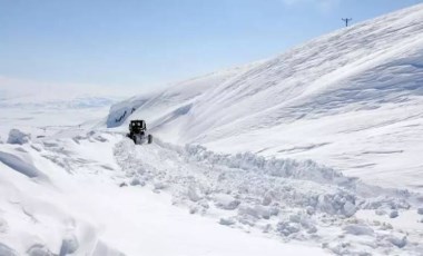 Tunceli'nin köylerinde yol açma çalışmaları sürüyor