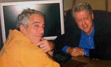 'Pedofili skandalı Clinton'a uzandı' iddiası... Epstein ile bağlantılı 200 isim bugün ifşa edilecek