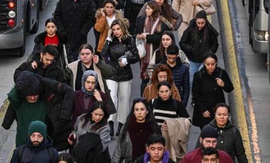 İstanbul'da yeni yılın ilk mesai gününde çekilen fotoğraflar gündem oldu: 'Yorgun ve mutsuz yüzler, tüm ülke gibi...'