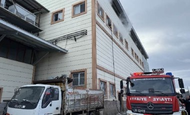 Erzurum'da et işleme fabrikasında yangın... Çalışanlar tahliye edildi!