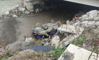 Kontrolden çıkan araç 3 metre yükseklikten çaya uçtu: Yaralılar var!