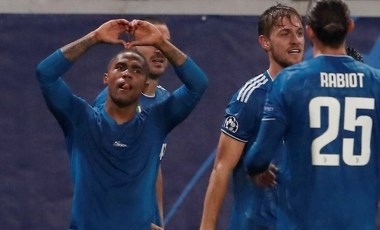 Dünyaca ünlü futbolcu Douglas Costa Süper Lig'e geliyor!