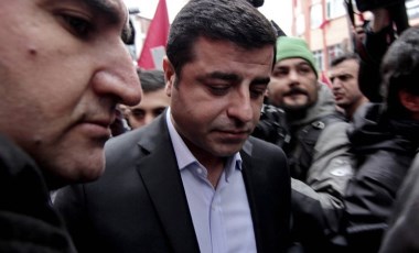 Son dakika... Selahattin Demirtaş annesinin rahatsızlığı nedeniyle Diyarbakır'da