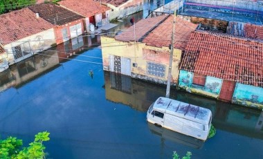 Şiddetli yağışlar can aldı: 12 kişi öldü