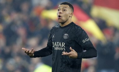 Real Madrid'in maaş önerisini beğenmedi: Kylian Mbappe'den çılgın istek!