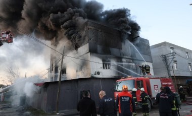 Para vermeyen ağabeyinin işyerini tiner döküp yaktı