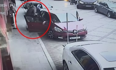 Zeytinburnu'nda güpegündüz gasp! Bankadan iki poşet dolusu parayla çıktı, aracına binerken...