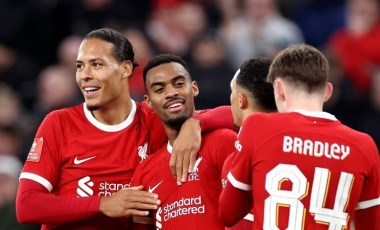 Liverpool evinde 5 golle turladı!