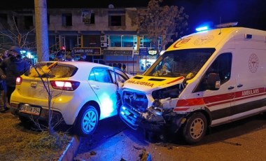 Batman’da faciadan dönüldü: Gelin arabası ambulansla çarpıştı!