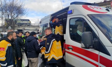 Beyoğlu'nda virajı alamayan otobüs alt geçit duvarına çarptı: 7 yaralı