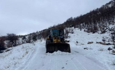 Diyarbakır'da kardan kapanan 22 mahalle yolu ulaşıma açıldı