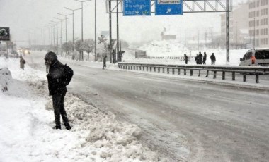 Bitlis'te 44 köy yolu kapandı... Eğitime 1 gün ara verildi!