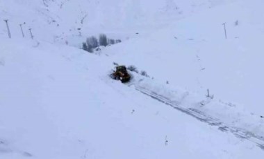 Hakkari’de 74 yerleşim yeri ulaşıma kapandı