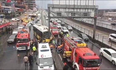 İETT otobüsü direğe çarptı: Görüntüleri ortaya çıktı!