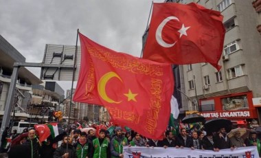 Şeriat provası gibi miting: 'Hilafet sancağı' taşıdılar