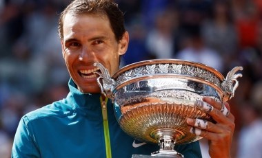 Rafael Nadal resmen açıkladı: 'Toprağın Kralı' kortlara veda etti!