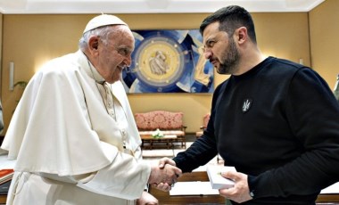 Papa Franciscus, Ukrayna Devlet Başkanı Zelenski ile görüştü