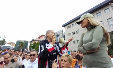 Gebze'deki hayvan katliamı... Gebze Belediyesi önünde, şarkıcı Hande Yener ve Seren Serengil'in de katıldığı protesto eylemi düzenlendi