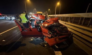 Anadolu Otoyolu'nda otomobil TIR'a çarptı: 4 yaralı