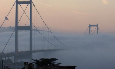 İstanbul Boğazı'nda 'sis' etkisi: Gemi trafiği çift yönlü askıya alındı