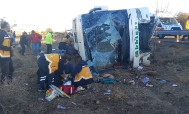 Aksaray’da yolcu otobüsü devrildi: Çok sayıda ölü ve yaralı var!