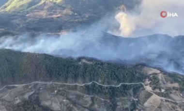 Dalaman'da orman yangını 12. saatinde... Yanan alan havadan böyle görüntülendi