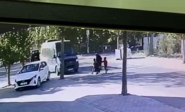 Yaya geçidinde minibüsün çarptığı anne ile ikizleri yaralandı