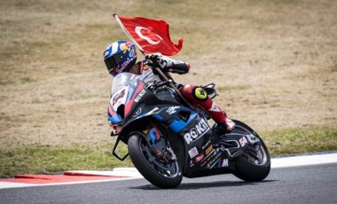 Üst üste 13 yarış kazanarak rekor kırdı: Toprak Razgatlıoğlu, Superbike'ta ikinci kez şampiyon!