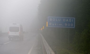 Bolu Dağı'nda sağanak ve sis görüş mesafesini düşürdü