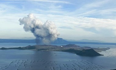 Filipinler'deki Taal Yanardağı faaliyete geçti: Patlamalar devam ediyor