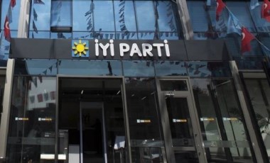 İYİ Parti’de deprem: Topluca istifa ettiler!