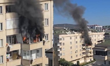 İstanbul'da panik anları: 5 katlı binada yangın!