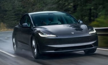 Yeni Tesla Model 3 ortaya çıktı: Menzilini duyanlar inanamadı...