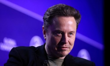 ABD basınından Elon Musk iddiası: 'Okulu bıraktıktan sonra yasa dışı olarak çalıştı'