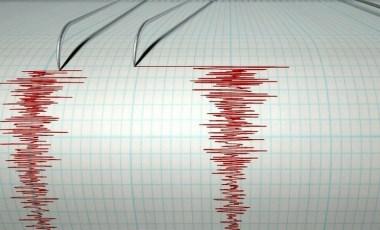 Adana'da 5 büyüklüğündeki depremin ardından 8 artçı deprem meydana geldi