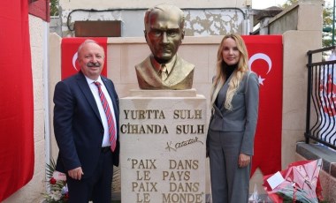 Paris Trabzonlular Derneği öncülüğünde Fransa'da ilk defa Atatürk büstü açıldı